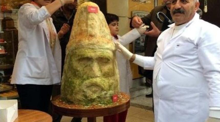 Peynirli Helvadan Nemrut Heykeli