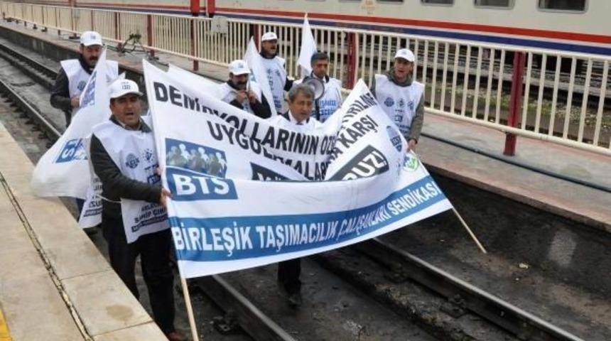 KESK'TEN TREN GARINDA '&Ouml;ZELLEŞTİRME' PROTESTOSU