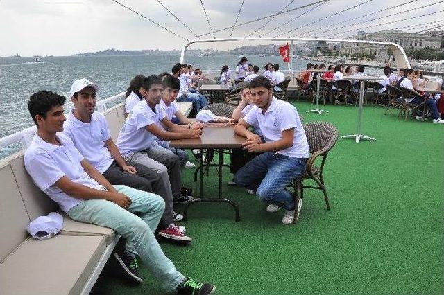 Bağcılarlı Öğrenciler İstanbul Turuna Devam Ediyor