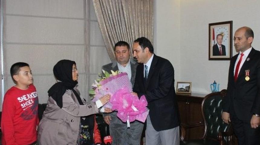 Ytb Başkanı B&uuml;lb&uuml;l Evini Şehit Ailesine Bağışlayan Dal&rsquo;ı Kabul Etti