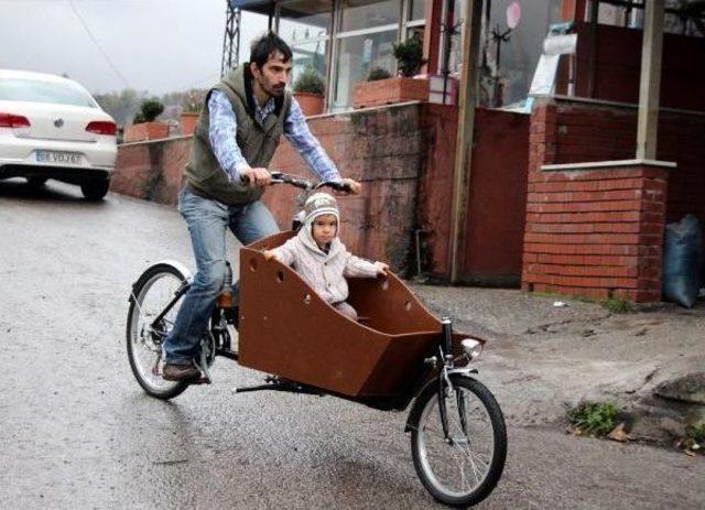 BİSİKLET TAMİRCİSİNİN SEPETLİ BİSİKLETİ İLGİ G&Ouml;RD&Uuml; 1