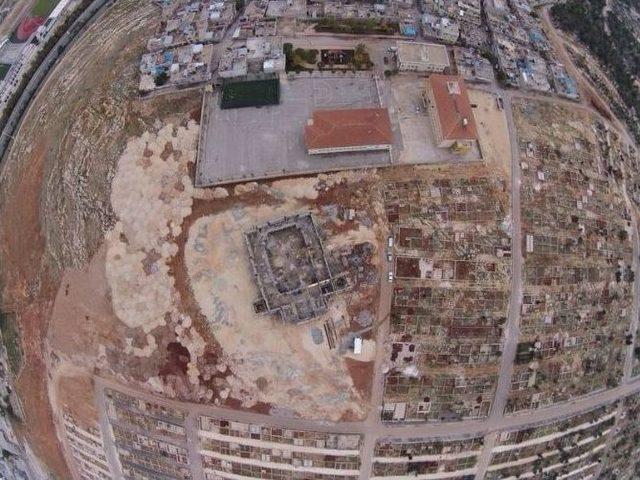 Asri Mezarlığa Yeni Cami Yapılıyor