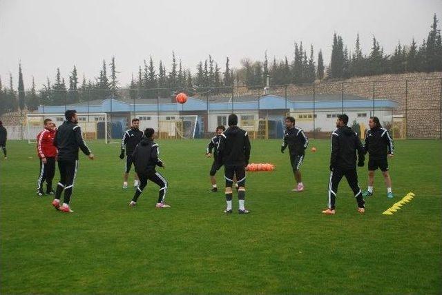 Gaziantep B&uuml;y&uuml;kşehir Belediyespor, Manisaspor Ma&ccedil;ına Hazırlanıyor 1
