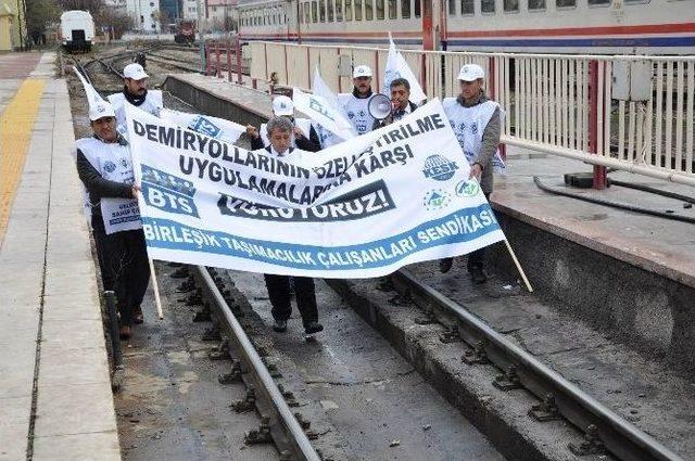 Sivas&rsquo;ta Tren Garında &lsquo;&ouml;zelleştirme&rsquo; Protestosu 2
