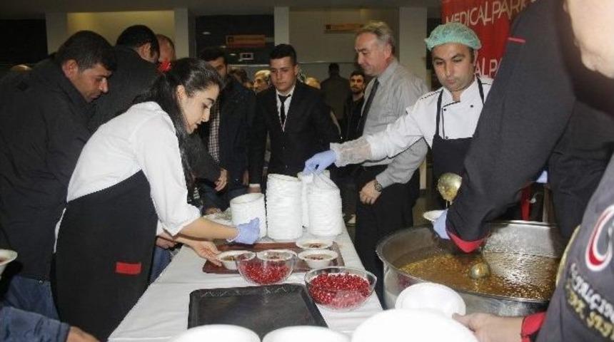 Medicalpark&rsquo;tan 2 Bin Kişiye Aşure İkramı