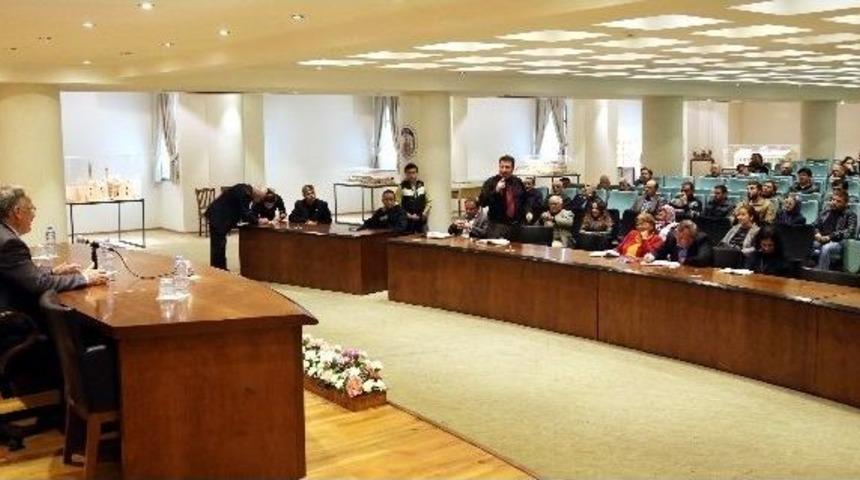 Halk G&uuml;n&uuml;nde S&ouml;z Vatandaşlarda