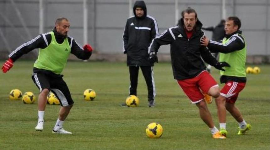 SİVASSPOR, BALIKESİRSPOR MA&Ccedil;I HAZIRLIKLARINI S&Uuml;RD&Uuml;RD&Uuml;