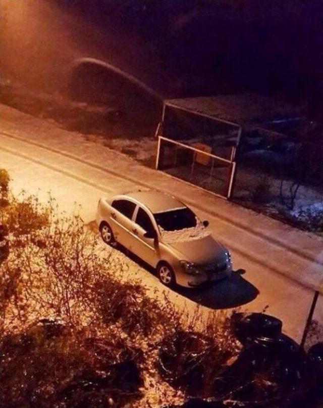 İskenderun&rsquo;a Ceviz B&uuml;y&uuml;kl&uuml;ğ&uuml;nde Dolu Yağdı 1