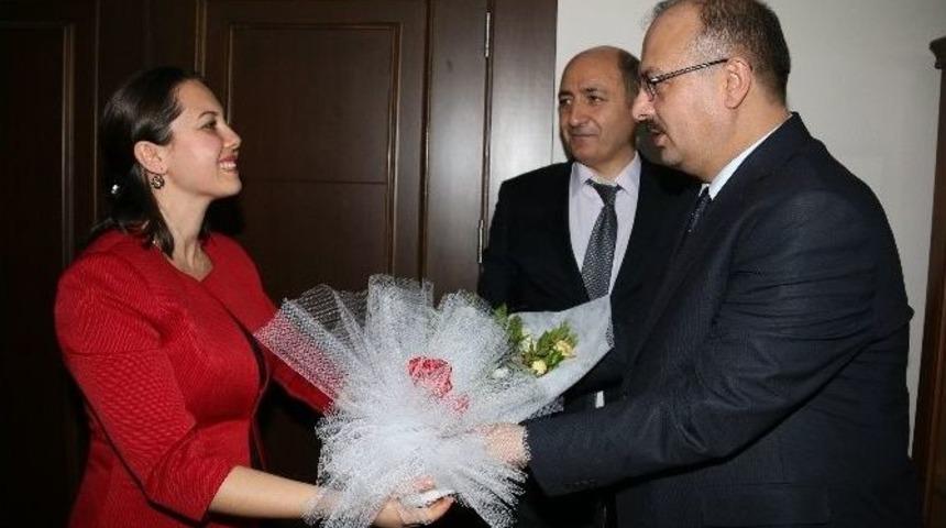 Vali Canbolat, &Ouml;ğretmenleri Makamında Kabul Etti