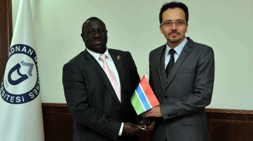 Gambia B&uuml;y&uuml;kel&ccedil;isi Badjie&rsquo;den Ad&uuml;&rsquo;ye Ziyaret