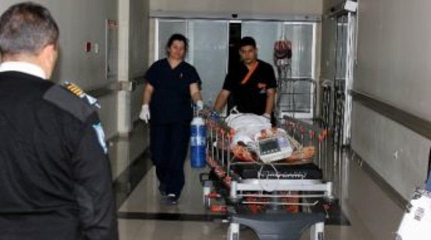 Bı&ccedil;akla Yaralanan Şahıs Ağır Yaralandı