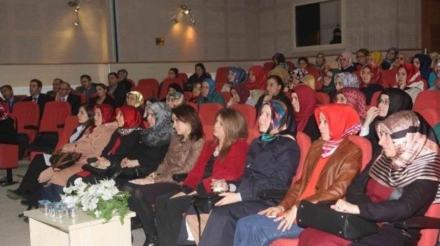 Yery&uuml;z&uuml;nde Kadın Olmak Konferansı D&uuml;zenlendi