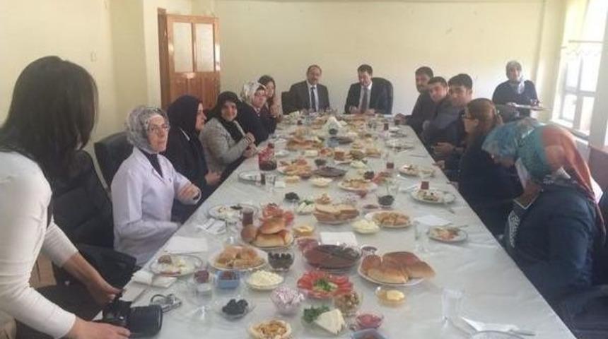 Bitlis&rsquo;in Hizan İl&ccedil;esi Kaymakamı K&uuml;re&rsquo;ye Heyet G&ouml;nderdi