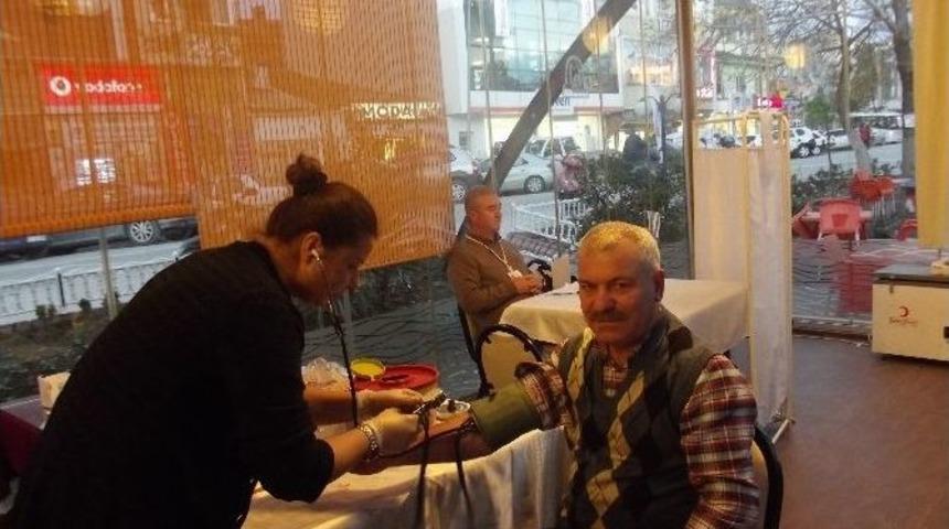 Menderes Parkında 24 &Uuml;nite Kan Bağış Yapıldı