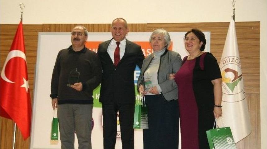 Sempozyuma Katkıda Bulunanlara Plaket