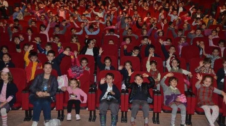 &Ccedil;ocuklar Bilecik&rsquo;te Tiyatro İle Buluşuyor