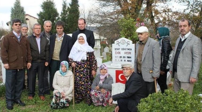 Anadolu Lisesi Öğrencilerinden Şehit Öğretmen Ailelerine Ziyaret
