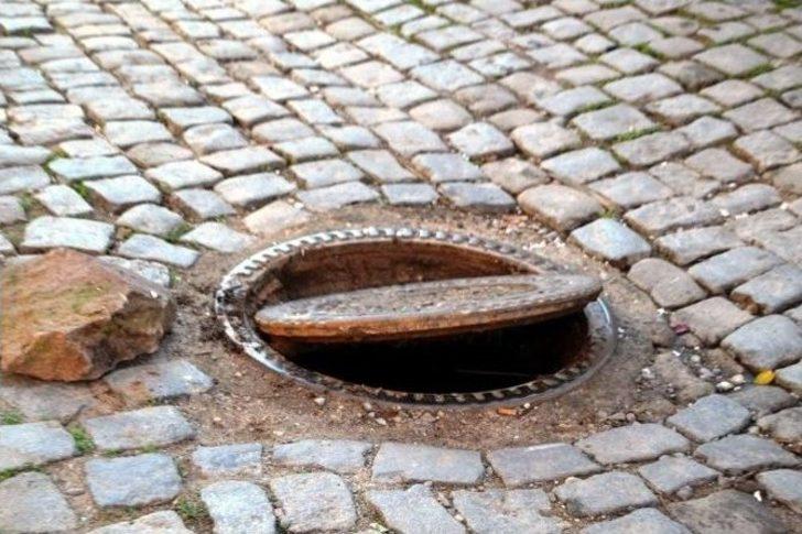 Açılan Rögar Kapağı Tehlike Saçtı G5