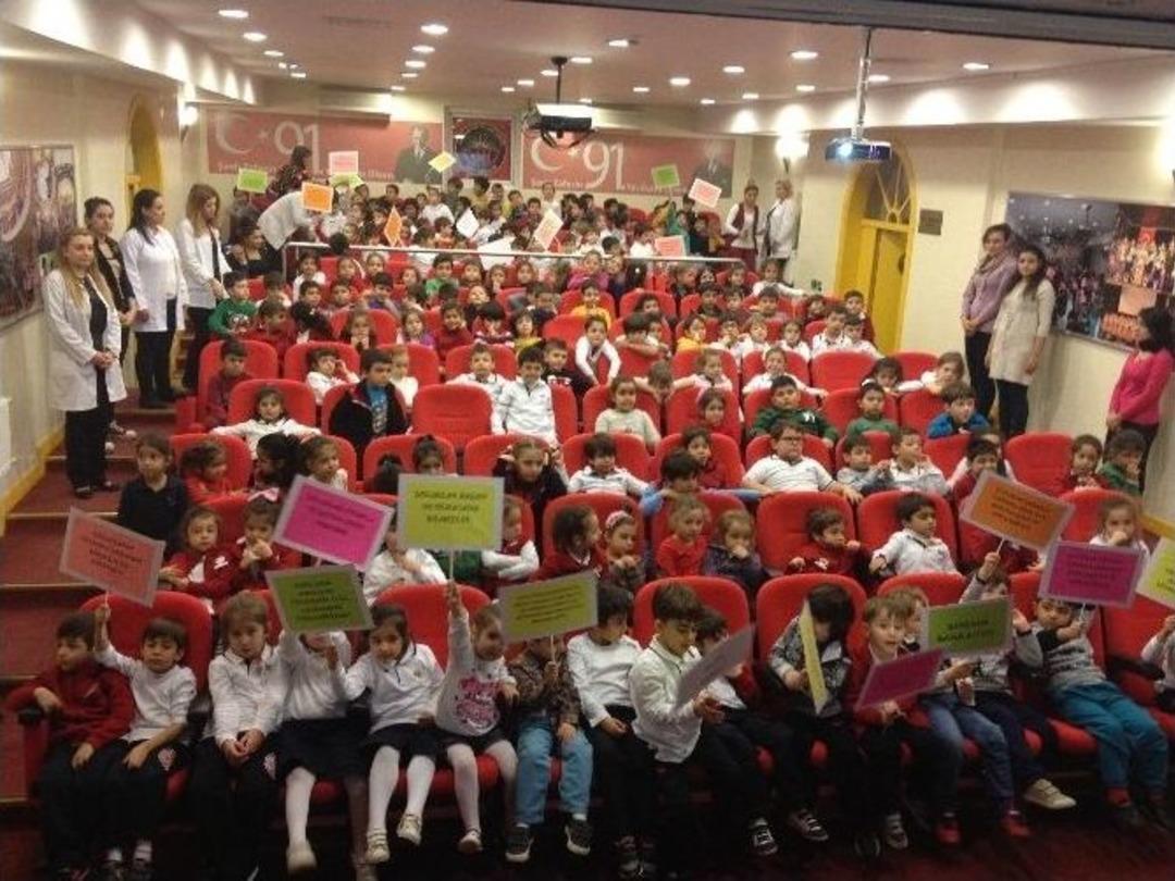 Minik Gkv&rsquo;lilerden Net Mesaj: &ldquo;her &Ccedil;ocuk Haklarıyla Doğar&rdquo;