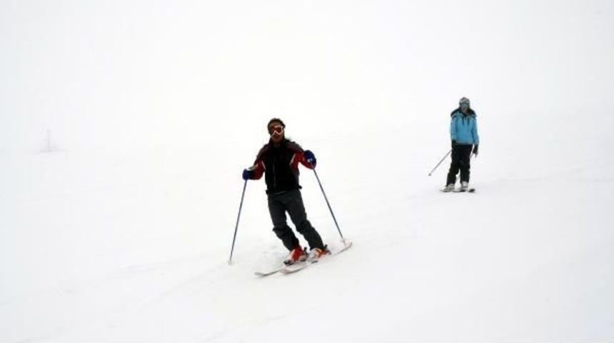 TÜRKİYE’NİN İLK KAYAK SEZONU ERCİYES’TE AÇILDI