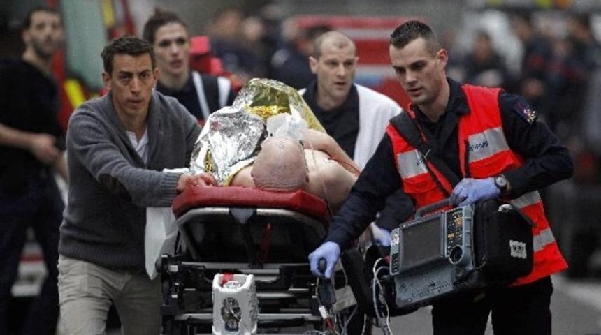 Mizahçılar Charlie Hebdo saldırısını kınadı