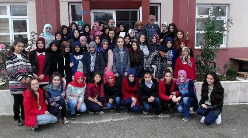 Devrekli Öğrencilerden Huzur Evi Sakinlerine Ziyaret