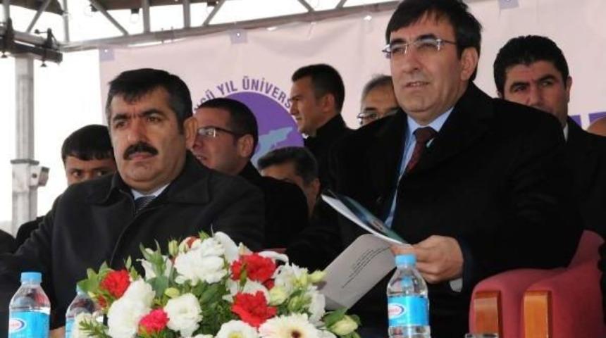 BAKAN YILMAZ VAN'DA SPOR KOMPLEKSİNİN TEMELİNİ ATTI