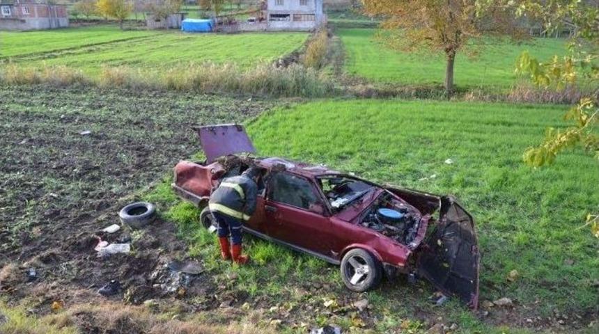 Kontrol&uuml; Kaybeden Otomobil Takla Attı: 4 Yaralı
