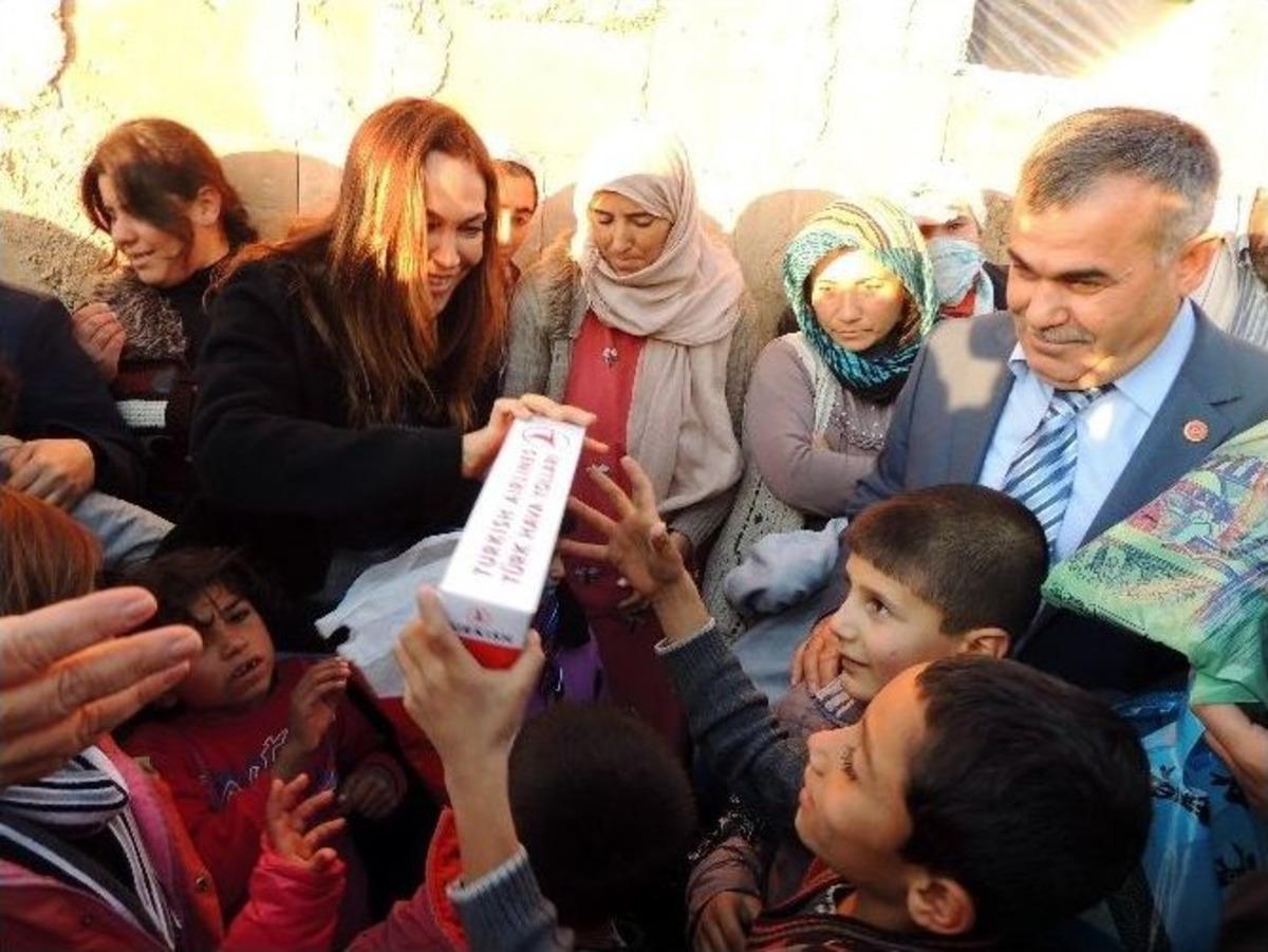 H&uuml;lya Avşar Kobanili Kadınlarla Buluştu