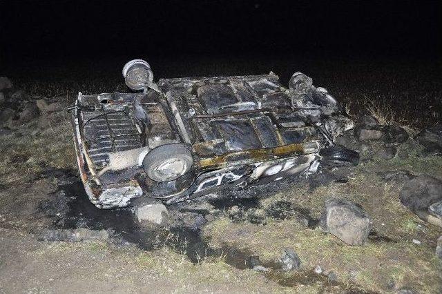 Kaza Yapan Araç Alev Aldı: 2 Yaralı