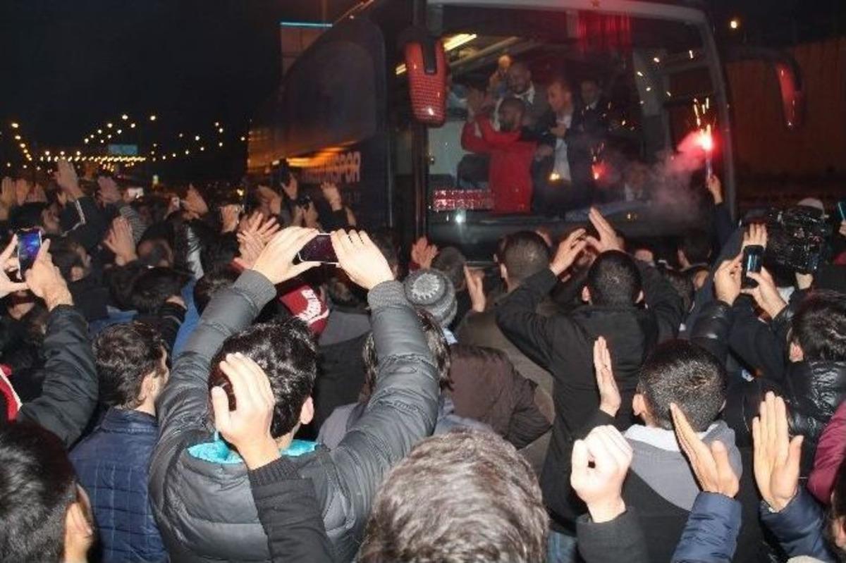 Trabzonspor&rsquo;a Coşkulu Karşılama