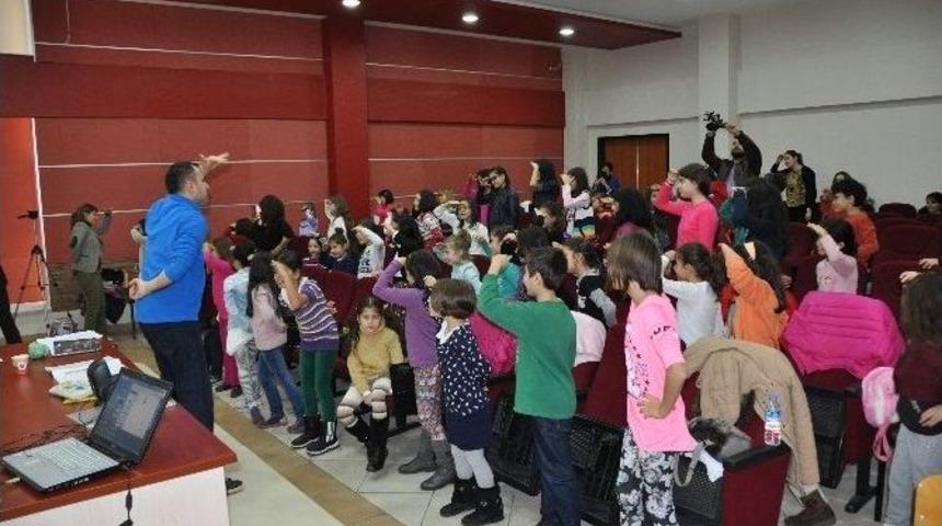 Ne&uuml; &Ccedil;ocuk Korosu &Ccedil;alışmalarını S&uuml;rd&uuml;r&uuml;yor