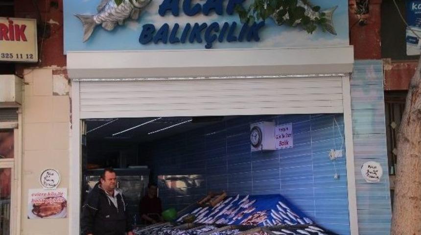 Balık Fiyatlarındaki Artış Esnafın Y&uuml;z&uuml;n&uuml; G&uuml;ld&uuml;rm&uuml;yor