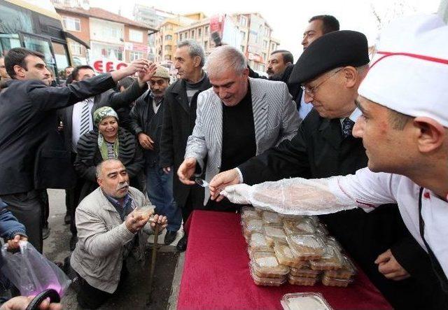 Yenimahalle Belediyesinden Aşure İkramı