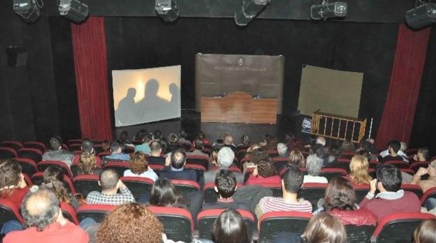 Kuşadası&rsquo;nda Tiyatro G&ouml;sterisi