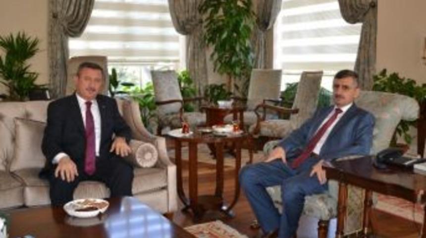 K&uuml;tahya Valisi Yılmaz Manisa Valisi Bektaş&rsquo;ı Ziyaret Etti