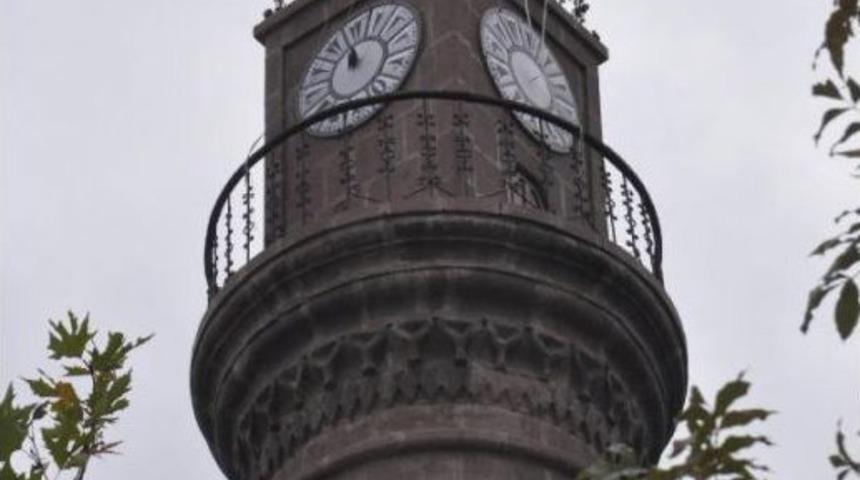 108 YILLIK SAAT BAKIMA ALINDI