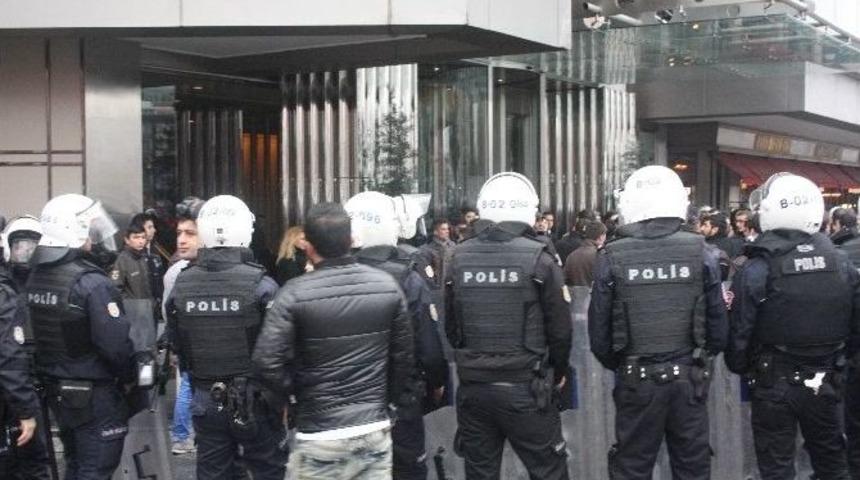 Taksim&rsquo;de Chp&rsquo;lilere Polis M&uuml;dahalesi