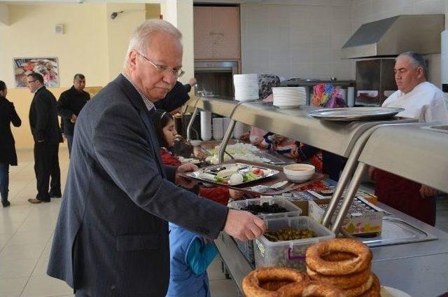 Eğitim-bir-sen &Uuml;yeleri Kahvaltıda Buluştu 3