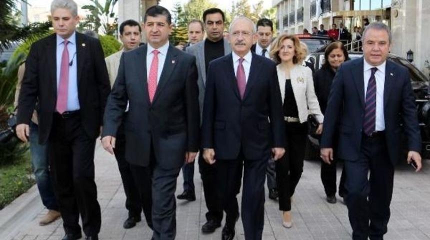 KILI&Ccedil;DAROĞLU: DAVUTOĞLU KARİKAT&Uuml;R GİBİ ADAM