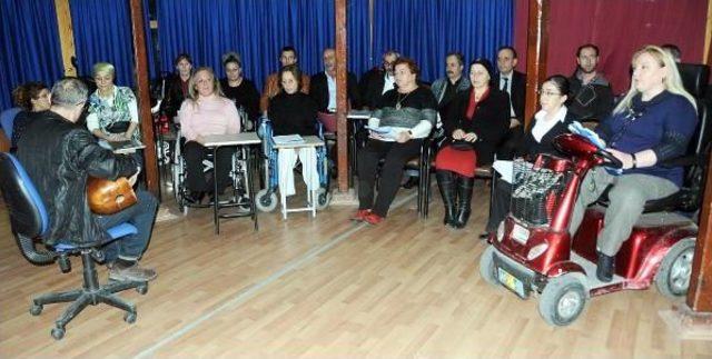 ENGELLİ VE YAKINLARINDAN OLUŞAN KORO, 4 ÜNCÜ KONSERE HAZIRLANIYOR 2