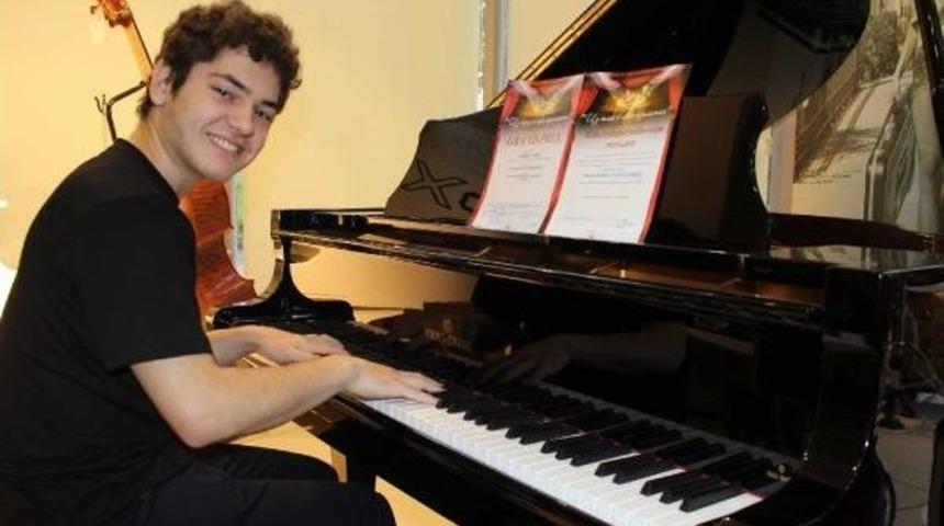 M&Uuml;ZİK DEHASI TAMBİ PASAPORT SORUNU Y&Uuml;Z&Uuml;NDEN YARIŞMAYA KATILAMIYOR