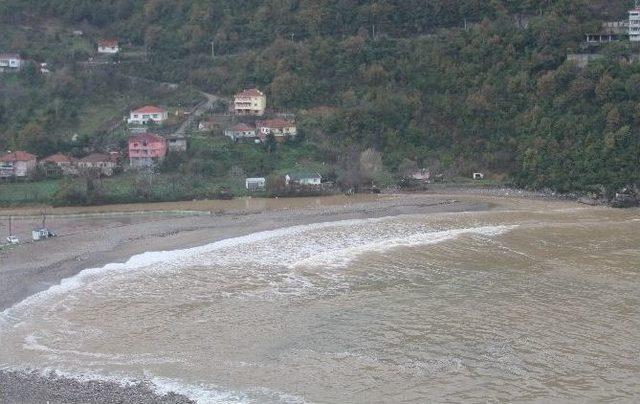 Karadeniz Çamura Bulandı 1
