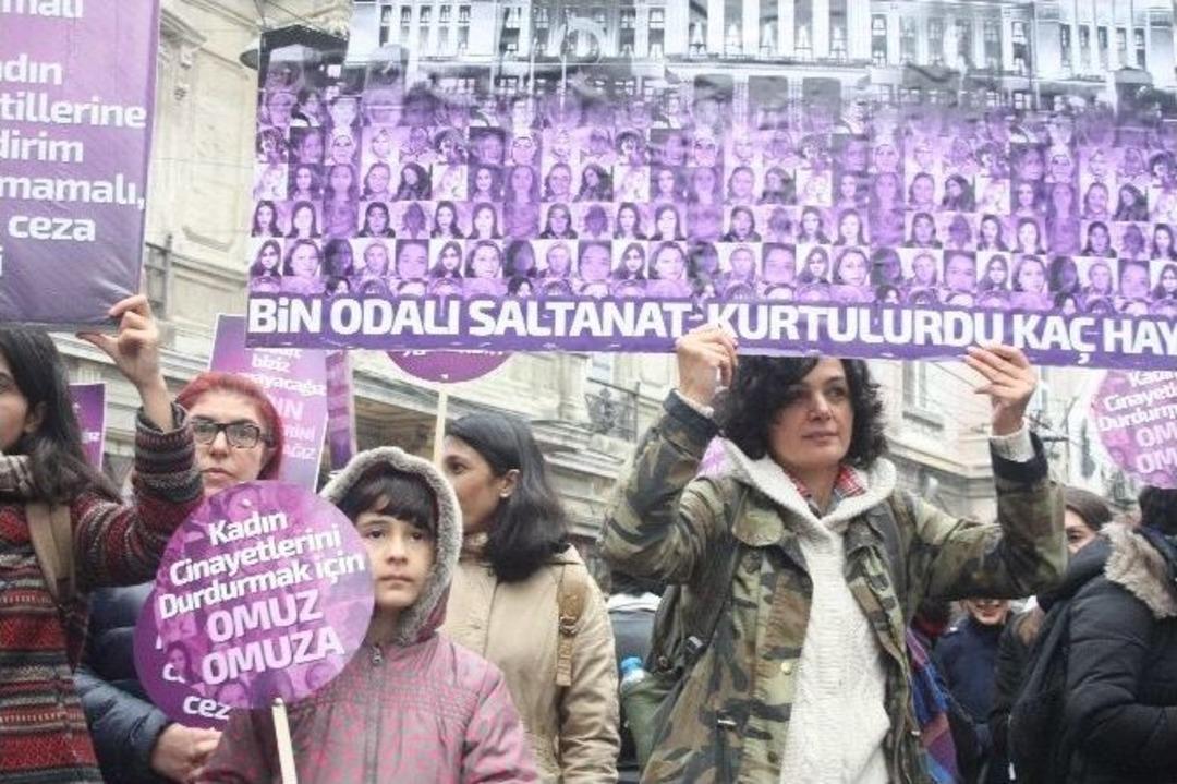 Taksim&rsquo;de Kadınlardan &rsquo;cinayeti Durduracağız&rsquo; Eylemi