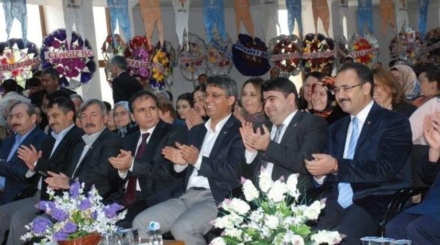 Eşme Ak Parti&rsquo;de Ali Arık G&uuml;ven Tazeledi