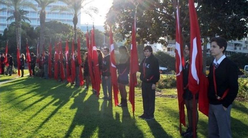 İzmir, Öğretmenler Gününü Kutladı
