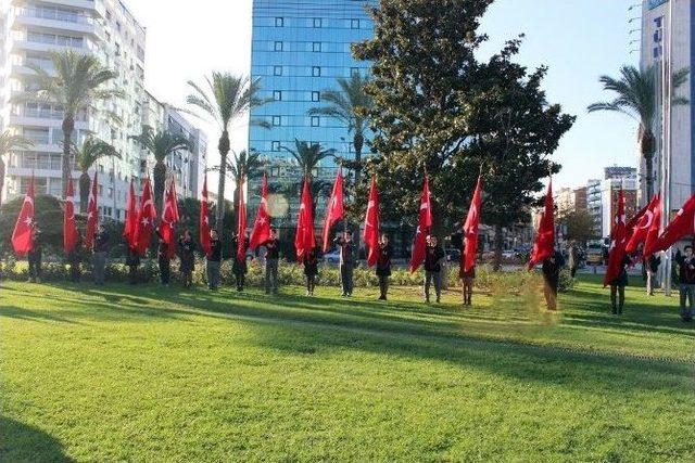 İzmir, Öğretmenler Gününü Kutladı