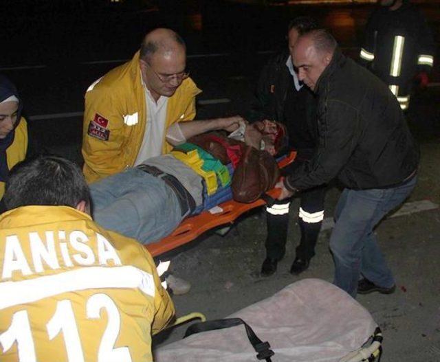 KAMYONA &Ccedil;ARPAN OTOMOBİL S&Uuml;R&Uuml;C&Uuml;S&Uuml; YARALANDI 1