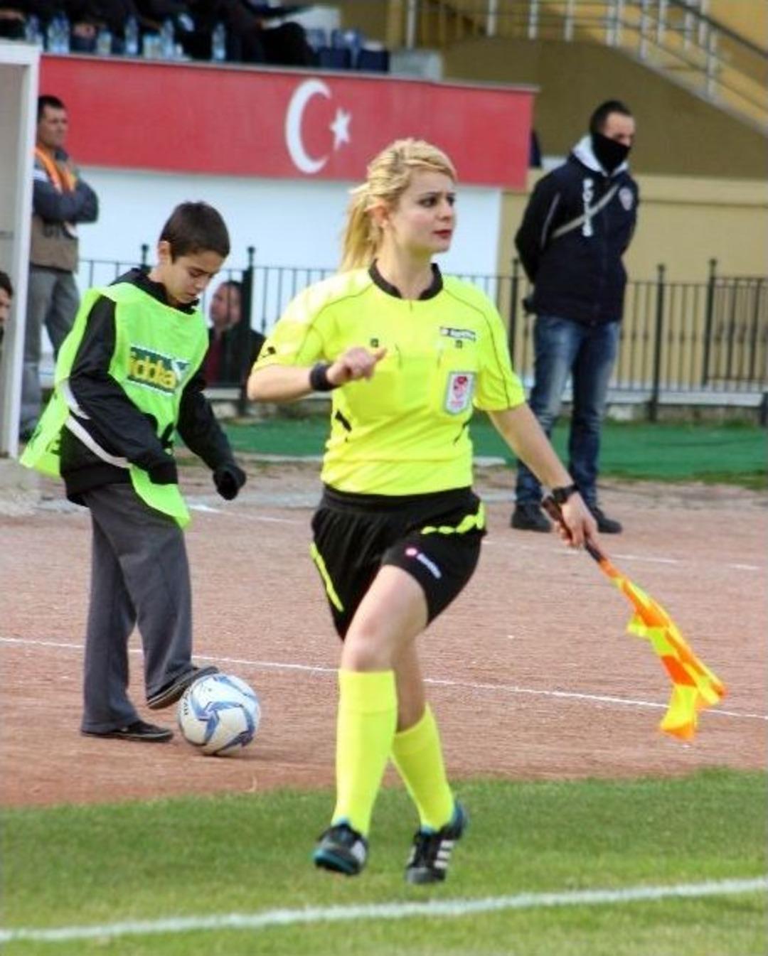 Hakemler Ma&ccedil;tan Fazla İlgi G&ouml;rd&uuml;