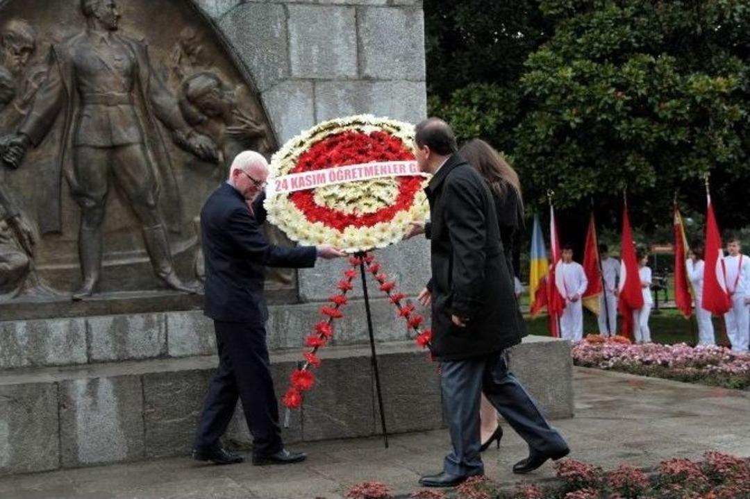 Samsun&rsquo;da &Ouml;ğretmenler G&uuml;n&uuml; Kutlaması